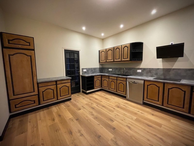 Relooking d'une ancienne cuisine, sablage, peinture près de Dieppe en Seine-Maritime